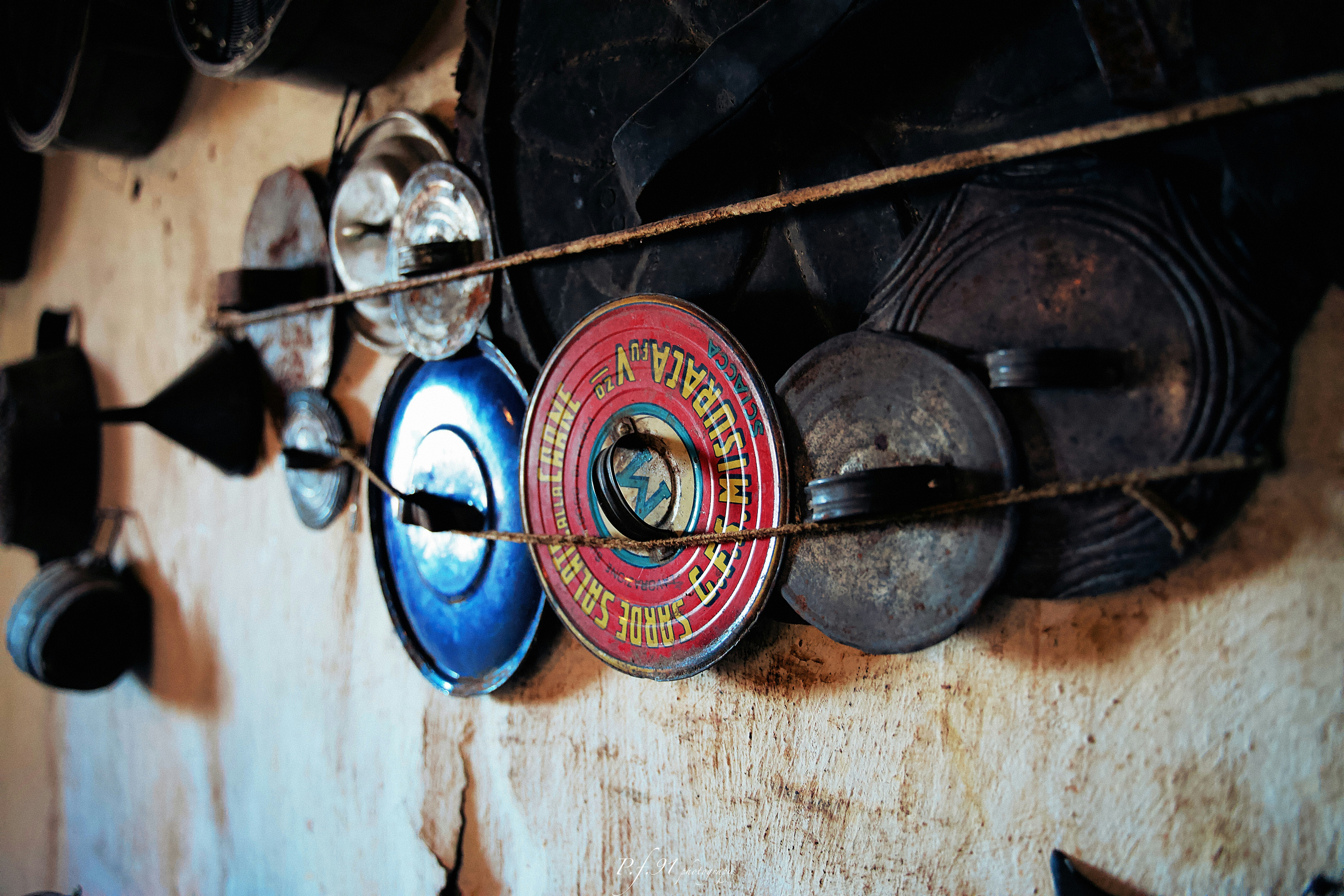 blue and red round metal